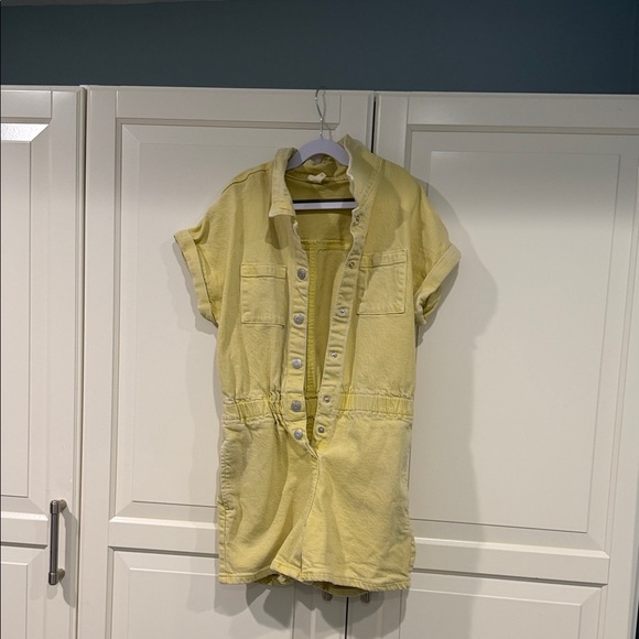 Cat & Jack Other - Cat & Jack Girls (Large 10-12)Yellow Button-Up Romper